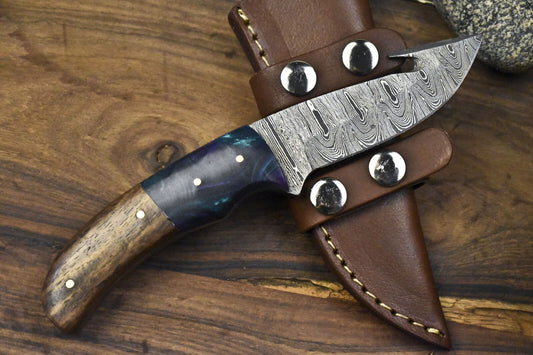 Twist Damascus Skinner Knife with Gut Hook and Walnut Wood Handle – Handmade Hiking and Hunting Tool