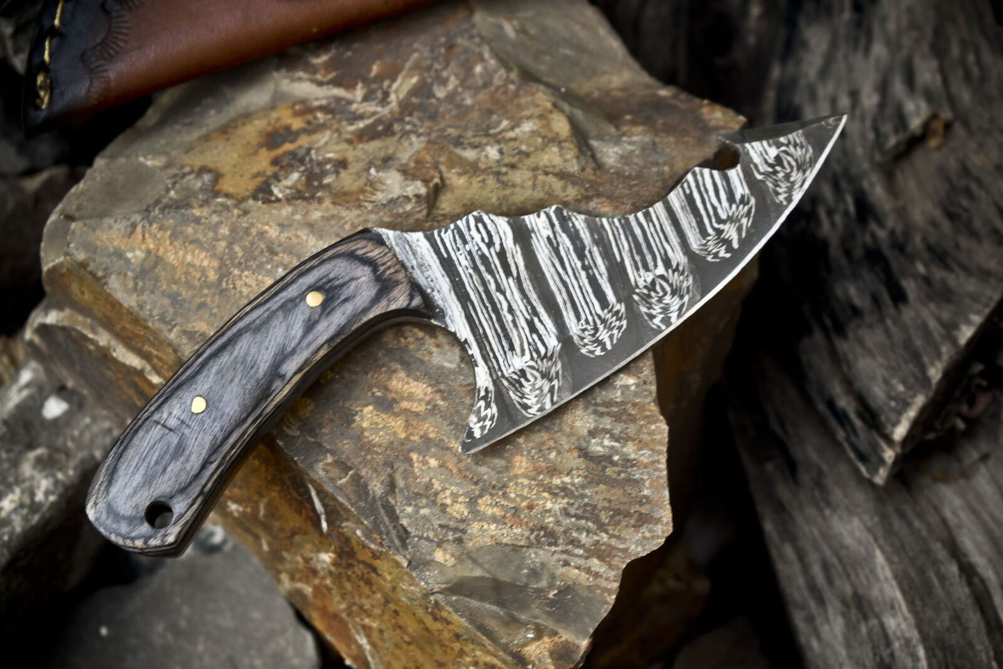 Twist Damascus Skinner Knife with Hardwood Handle – 7" Handmade Bushcraft Hunting Knife