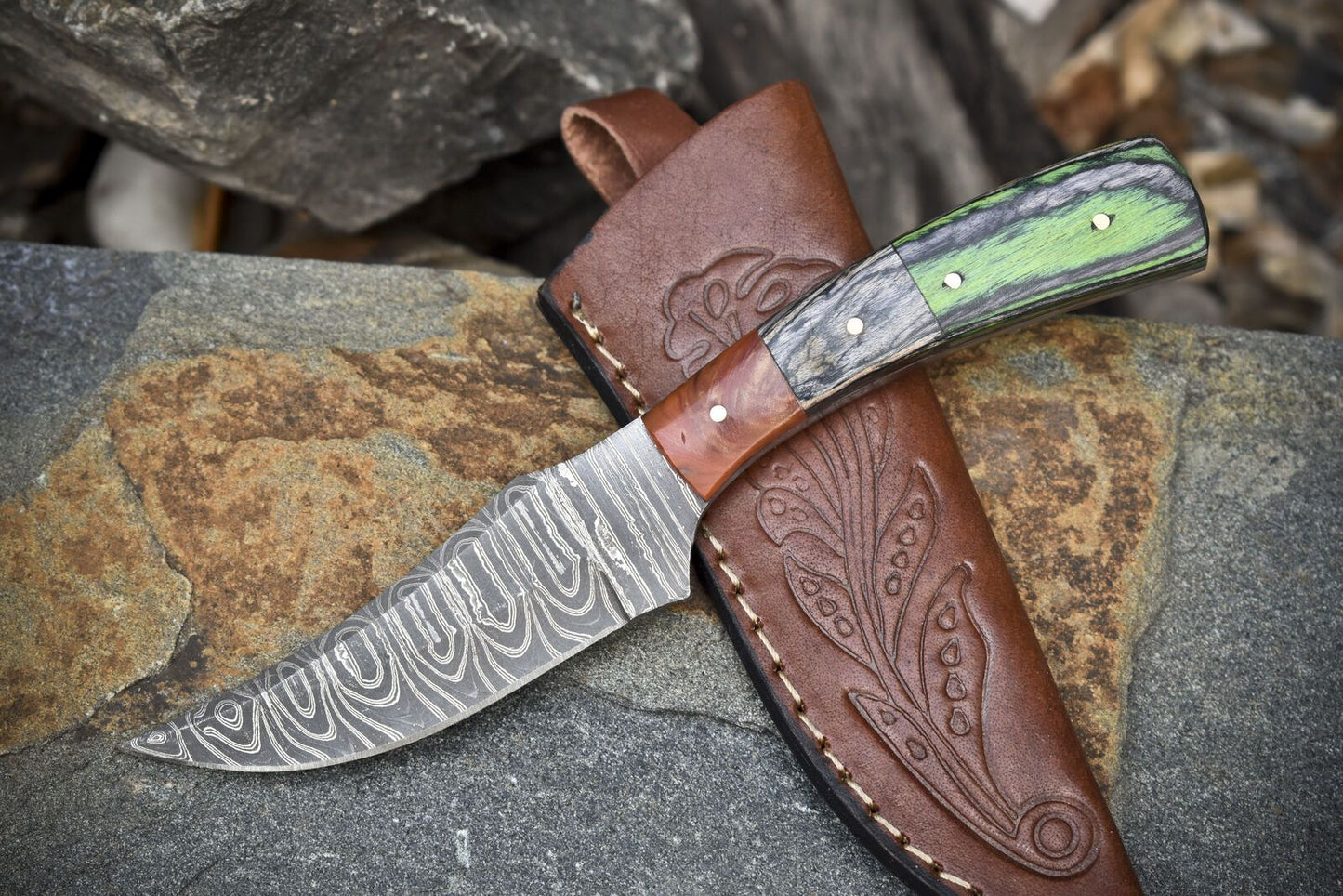 
Twist Damascus Skinner Knife with Hardwood Handle – Handmade 8" Fixed Blade Hunting Gift Knife