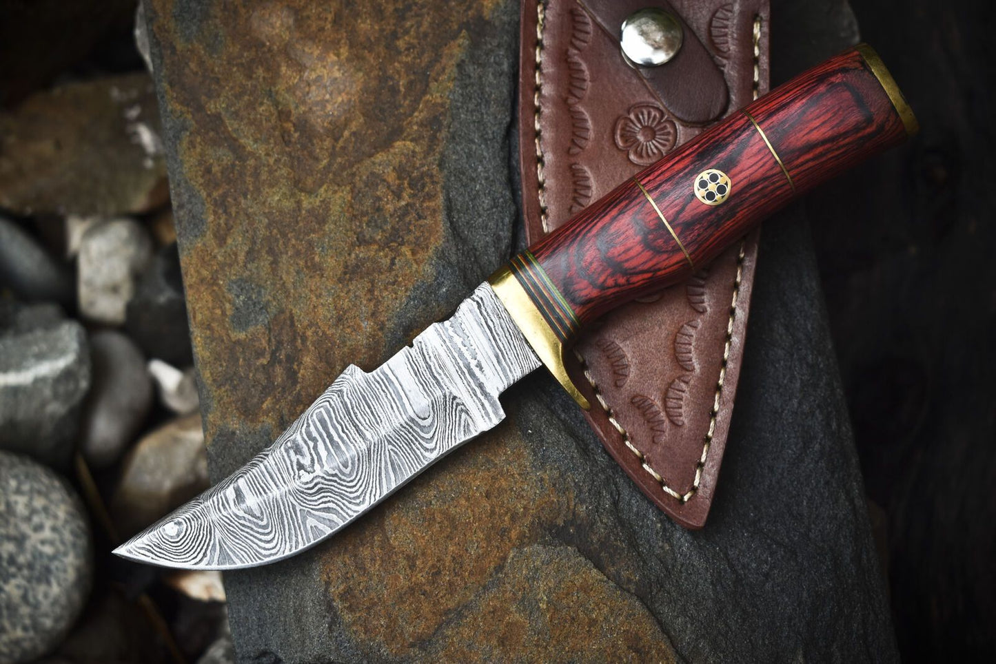 Twist Damascus Skinner Knife with Hardwood Handle Handmade Hunting Tool