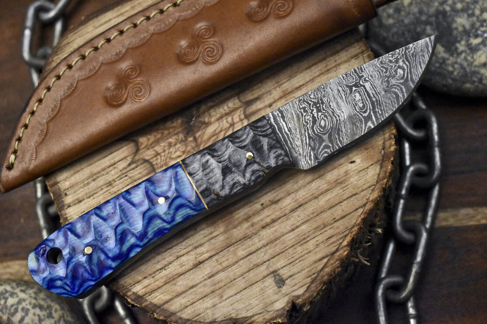 Twist Damascus Skinner Knife with Hardwood Handle and Wooden Bolster for Tactical Hunting Use