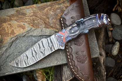 Twist Damascus Skinner Knife with Mixed Material Handle for Everyday Carry