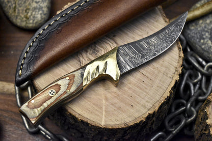 Twist Damascus Skinner Knife with Olive Wood Handle and Brass Guard