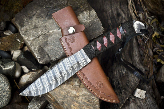 Twist Damascus Skinner Knife with Paracord Wrap – Wootz Steel Custom Hiking Blade