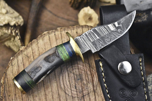 Twist Damascus Skinner Knife with Ram’s Horn Handle – Custom Outdoor Fixed Blade