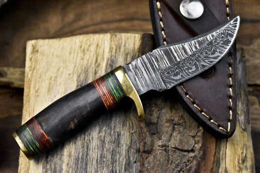 Twist Damascus Skinner Knife with Ram's Horn Handle and Brass Guard