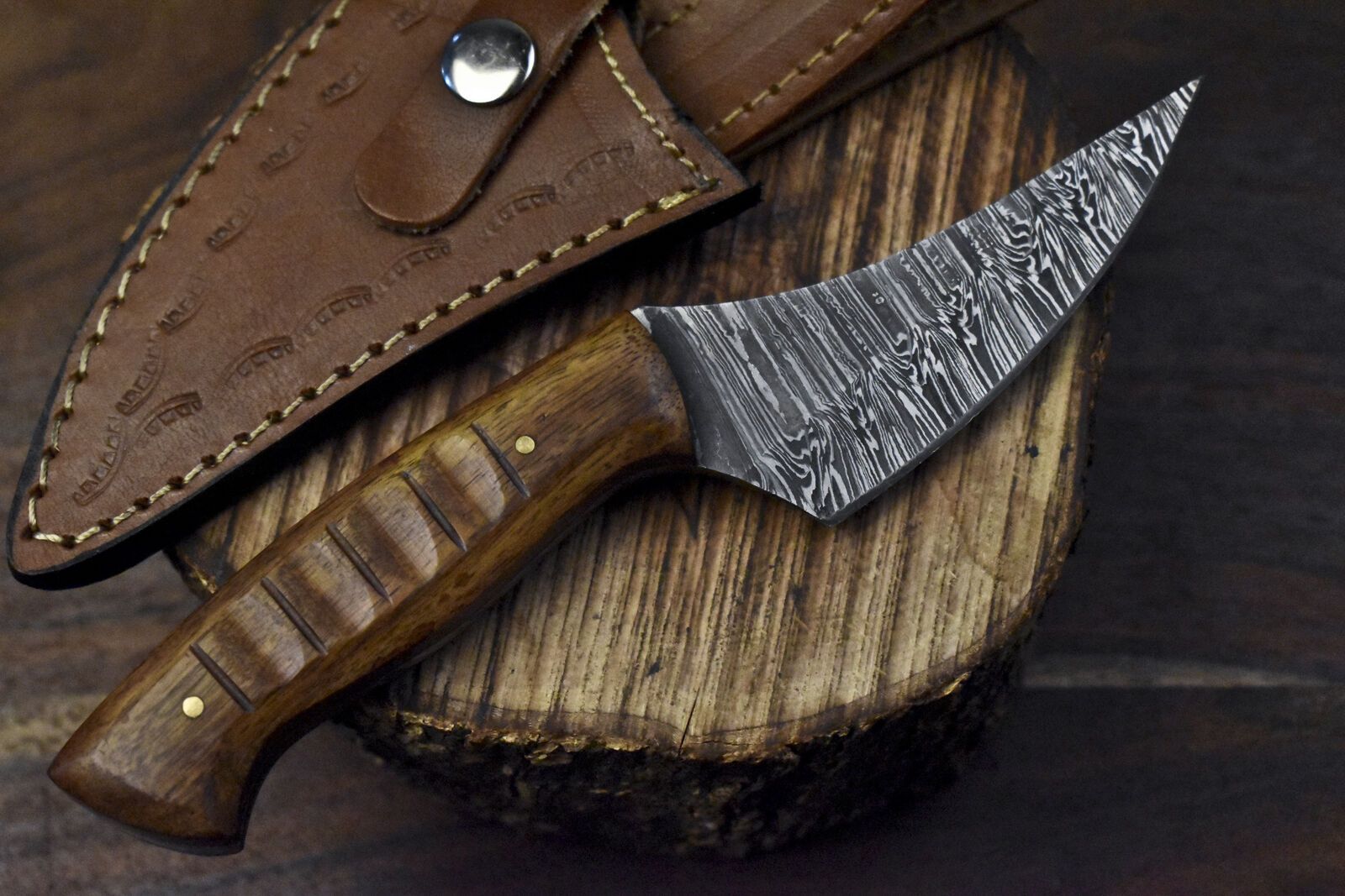 Twist Damascus Skinner Knife with Walnut Wood Handle – Custom Handmade Survival Hunting Blade