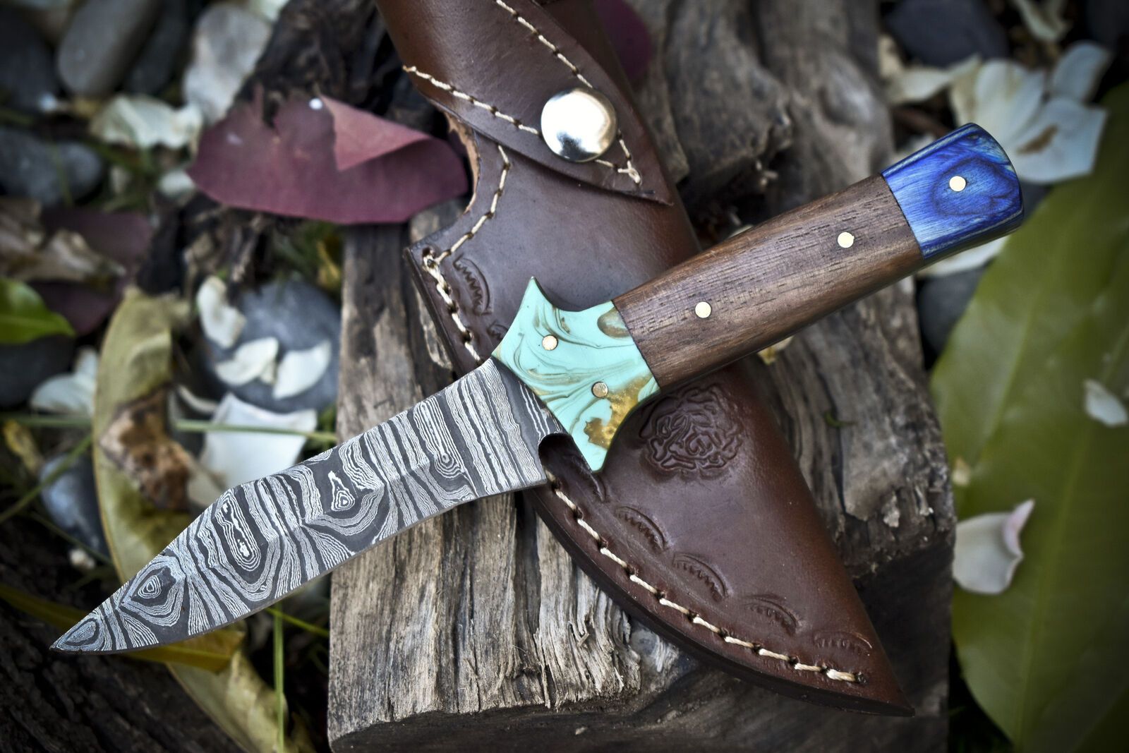 Twist Damascus Skinner Knife with Walnut Wood Handle – Handmade Hunting Gift