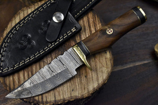 Twist Damascus Skinner Knife with Walnut Wood Handle and Brass Guard – Handmade Hiking Knife