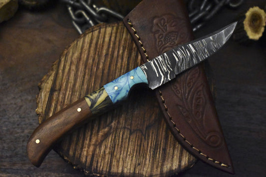 Twist Damascus Skinner Knife with Walnut Wood Handle for Outdoor Hunting