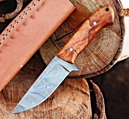 Twist Damascus Skinning Hunting Knife with Wood Handle – Handmade Forged Blade with Leather Sheath