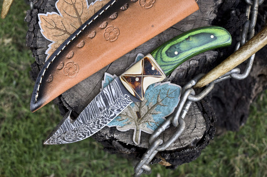 Twist Damascus Steel Skinner Knife with Gut Hook – Hand-Forged Hardwood Handle EDC Hunting Knife with Leather Sheath