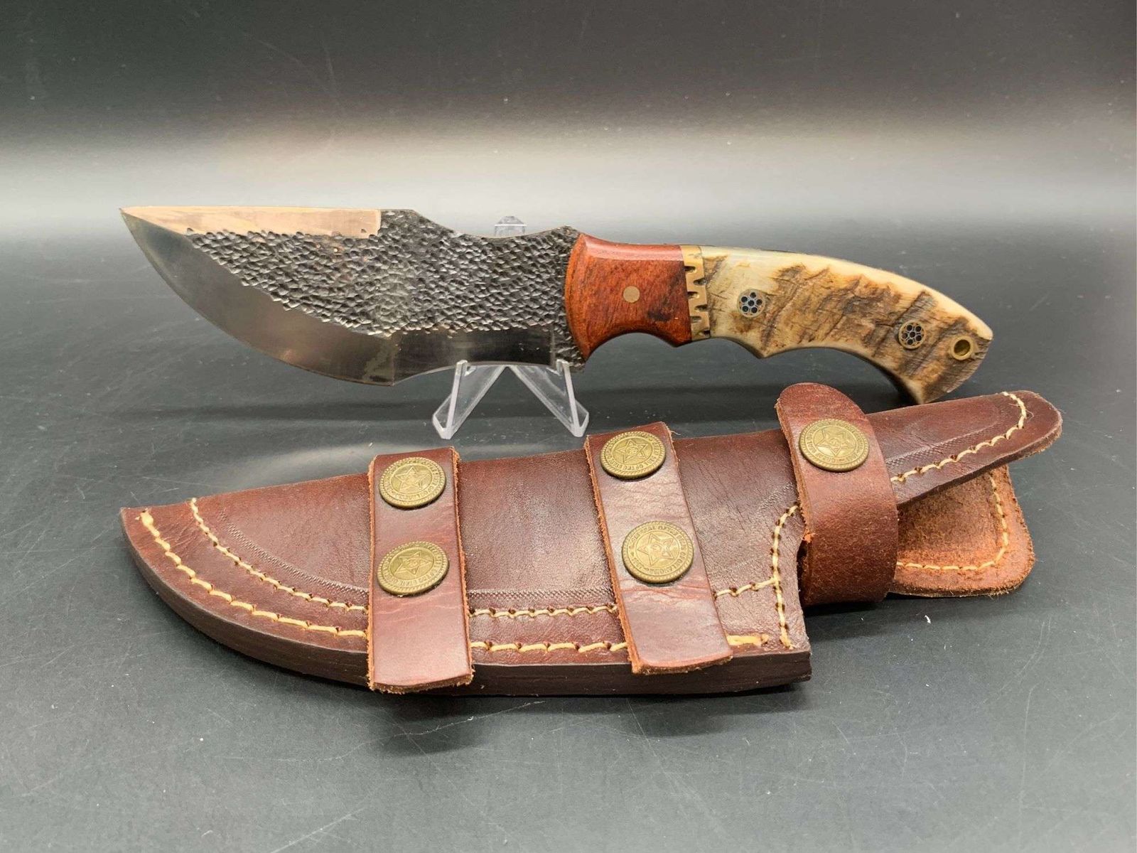 Whole Earth Supply Tracker Knife – Hammered Damascus Hunting & Skinning Knife with Stag Handle
